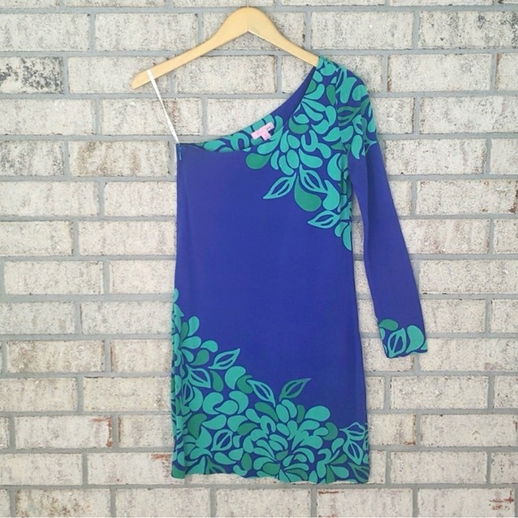 Lilly Pulitzer Whitaker Dress 
Blue w Green Leaf Print Length 34" Chest 15.5" - Picture 4 of 5